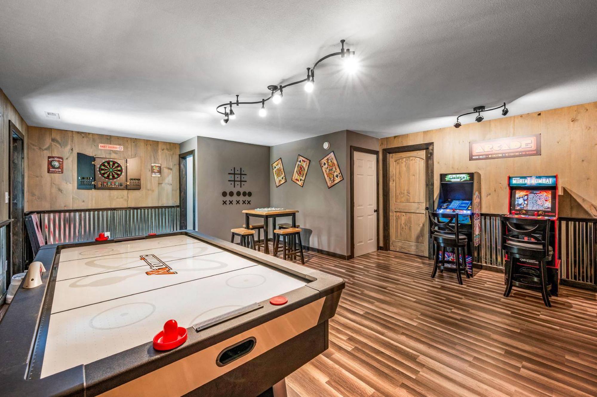 Lil Cabin In The Cove! Mtn Views, Theater, Hot Tub, Games, King Beds, Prime Location! Sevierville Extérieur photo