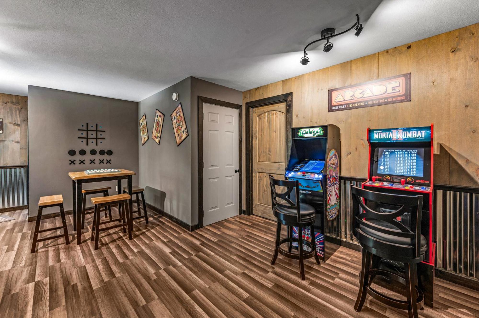 Lil Cabin In The Cove! Mtn Views, Theater, Hot Tub, Games, King Beds, Prime Location! Sevierville Extérieur photo