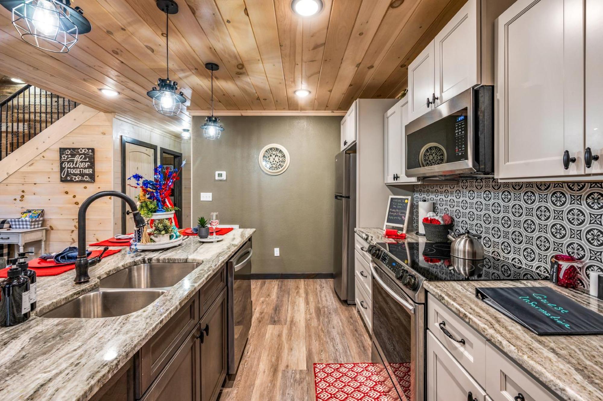 Lil Cabin In The Cove! Mtn Views, Theater, Hot Tub, Games, King Beds, Prime Location! Sevierville Extérieur photo