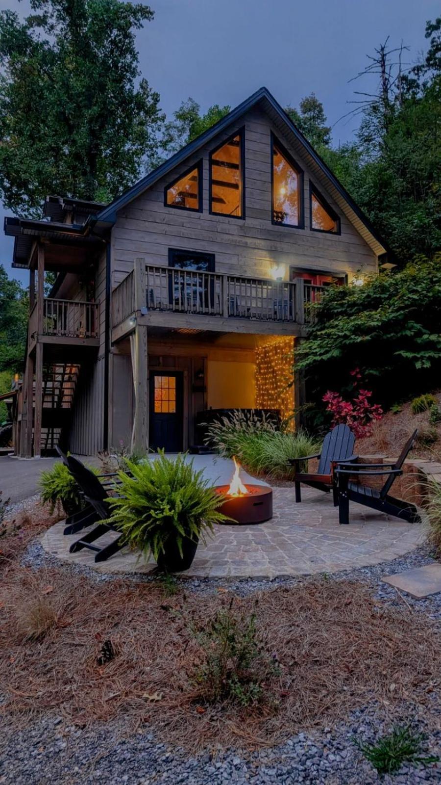 Lil Cabin In The Cove! Mtn Views, Theater, Hot Tub, Games, King Beds, Prime Location! Sevierville Extérieur photo